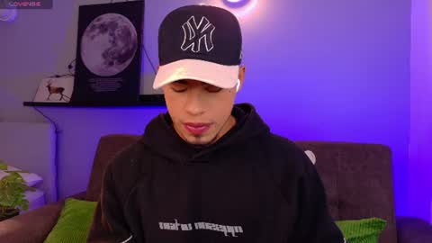 Snapshot of ken_boy_ chatting on 12, 7, 2026 online show from 12, 7, 2026