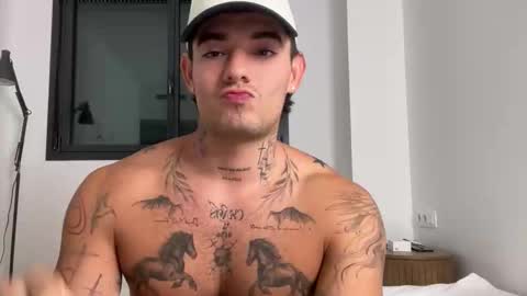 Snapshot of kenboyea_ chatting on 7, 10, 2025 luis carlos esteban online show from 7, 10, 2025