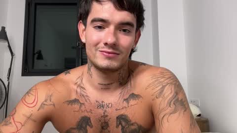 Snapshot of kenboyea_ chatting on 8, 10, 2025 luis carlos esteban online show from 8, 10, 2025