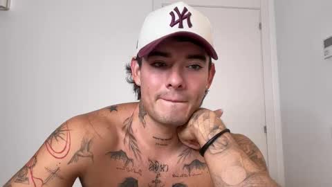 Snapshot of kenboyea_ chatting on 19, 10, 2025 luis carlos esteban online show from 19, 10, 2025