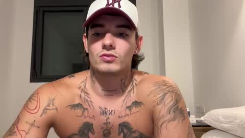 Snapshot of kenboyea_ chatting on 25, 10, 2025 luis carlos esteban online show from 25, 10, 2025