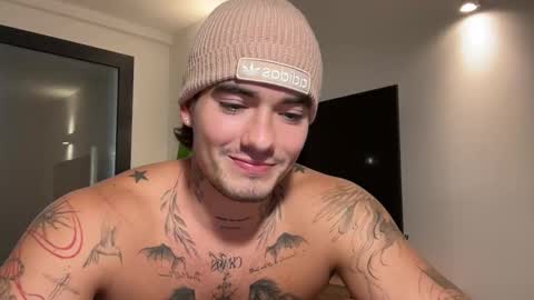 Snapshot of kenboyea_ chatting on 28, 10, 2025 luis carlos esteban online show from 28, 10, 2025