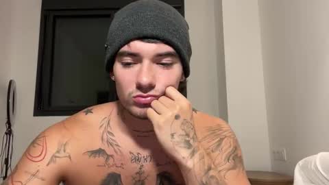 Snapshot of kenboyea_ chatting on 3, 11, 2025 luis carlos esteban online show from 3, 11, 2025