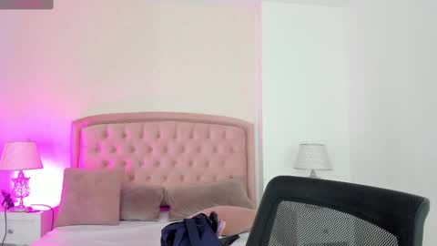 Snapshot of kendall__fox chatting on 23, 10, 2025 Kendall online show from 23, 10, 2025