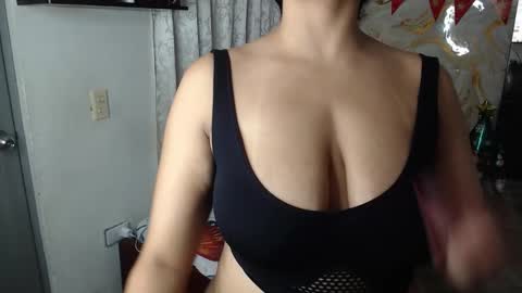 Snapshot of kendall_morry chatting on 19, 12, 2025 kendall online show from 19, 12, 2025