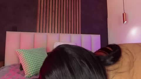   online show from 14, 9, 2025