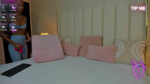 Kendal  online show from 30, 11, 2025