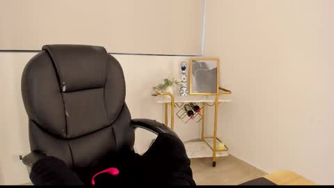 Snapshot of kendra_bennz_ chatting on 2, 11, 2025 kendra Benz online show from 2, 11, 2025