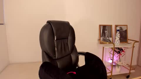 kendra  Benz online show from 18, 12, 2025