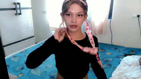 kendra_lunaxx online show from 17, 6, 2026