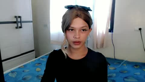 kendra_lunaxx online show from 18, 6, 2026