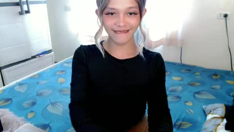 kendra_lunaxx online show from 19, 6, 2026