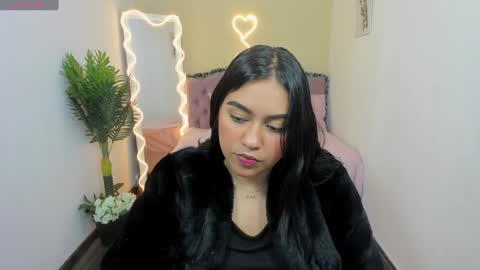 Snapshot of kendra_tay chatting on 8, 1, 2025 kendra online show from 8, 1, 2025