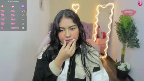 Snapshot of kendra_tay chatting on 17, 2, 2025 kendra online show from 17, 2, 2025