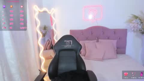 Snapshot of kendra_tay chatting on 2, 12, 2025 kendra online show from 2, 12, 2025