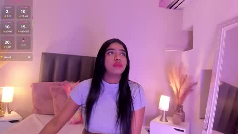 kendrachavez_ online show from 27, 11, 2025