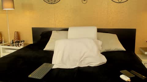 Snapshot of kendraleroy chatting on 26, 1, 2025 KENDRA online show from 26, 1, 2025