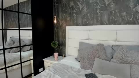 Snapshot of kendraleroy chatting on 12, 3, 2025 KENDRA online show from 12, 3, 2025