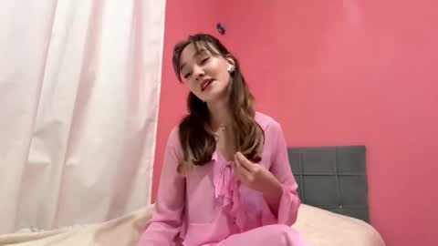 Snapshot of keniarhynard chatting on 17, 12, 2025 Elena online show from 17, 12, 2025