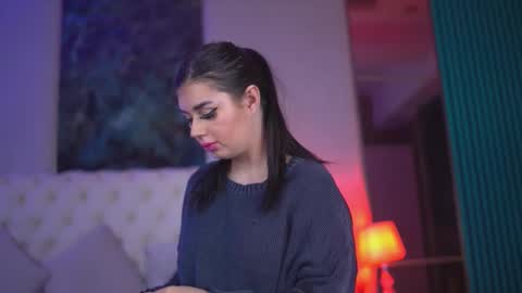 Snapshot of kenndramoon chatting on 9, 11, 2025 Kendra online show from 9, 11, 2025