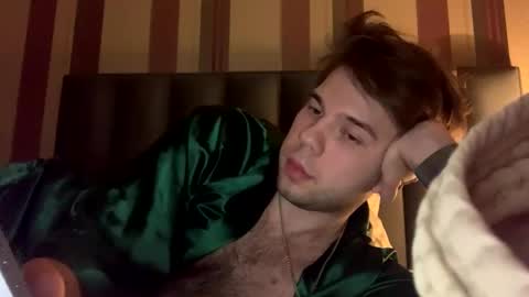 Bennet Shark online show from 1, 2, 2025