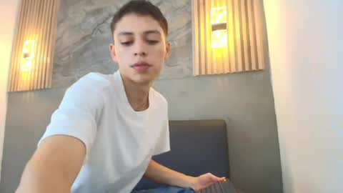 Snapshot of kenny_hank chatting on 2, 4, 2026 kenny_hank online show from 2, 4, 2026