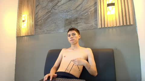 Snapshot of kenny_hank chatting on 10, 4, 2026 kenny_hank online show from 10, 4, 2026