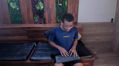 Snapshot of kenny_thompson_ chatting on 28, 2, 2026 Kenny Thompson online show from 28, 2, 2026