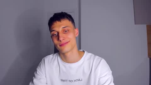 Snapshot of kenter_parker chatting on 27, 10, 2025 Peter online show from 27, 10, 2025