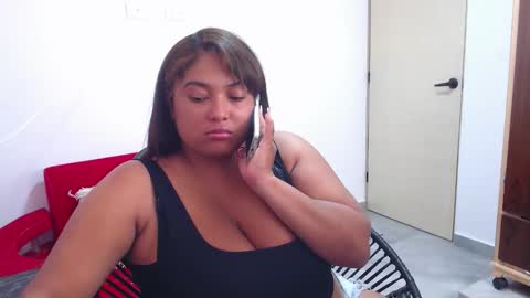 Snapshot of kenya_buhle chatting on 4, 11, 2025 Kenya Buhle online show from 4, 11, 2025