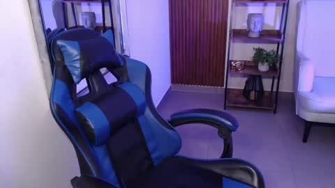 Snapshot of kenya_buhle chatting on 15, 12, 2025 Kenya Buhle online show from 15, 12, 2025