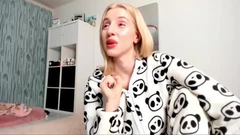 Kenzie online show from 27, 1, 2025