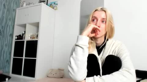 Kenzie online show from 21, 9, 2025