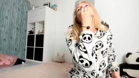 Kenzie online show from 11, 10, 2025