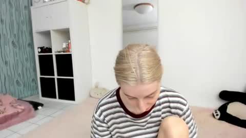 Snapshot of kenziedawton chatting on 12, 7, 2026 Kenzie online show from 12, 7, 2026