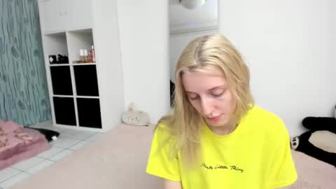Snapshot of kenziedawton chatting on 19, 7, 2026 Kenzie online show from 19, 7, 2026
