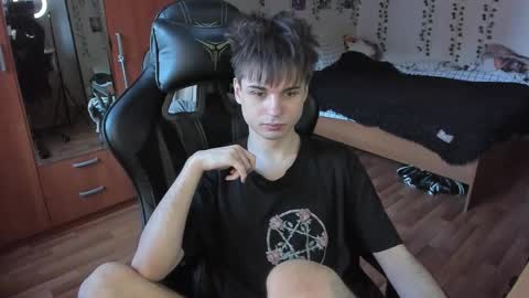 Snapshot of keorinav chatting on 1, 4, 2026 Looking for a moderator I PVT IS OPEN online show from 1, 4, 2026