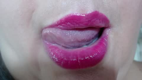 K E R L Y online show from 10, 1, 2025