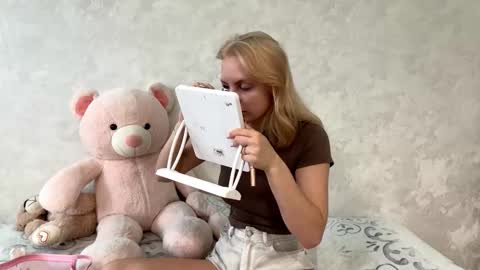 Elizabeth online show from 16, 12, 2025