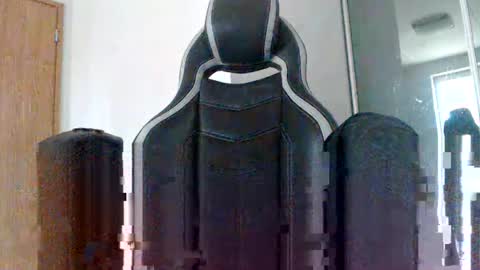 Snapshot of kert19 chatting on 18, 10, 2025 KerKER online show from 18, 10, 2025