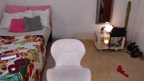 Mia  online show from 6, 2, 2025