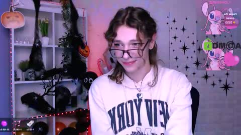 Snapshot of kevi_sunn chatting on 21, 10, 2025 kevi here online show from 21, 10, 2025