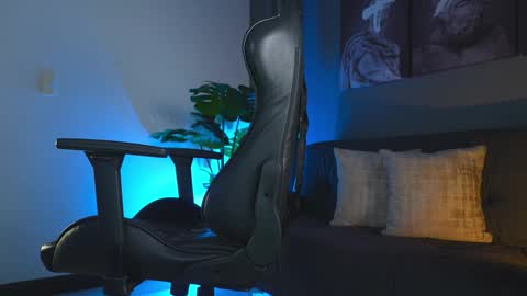 Snapshot of kevin_montoya1 chatting on 25, 11, 2025 kevin montoya online show from 25, 11, 2025