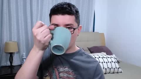 Snapshot of kevinhunts chatting on 6, 5, 2026 Kevin online show from 6, 5, 2026