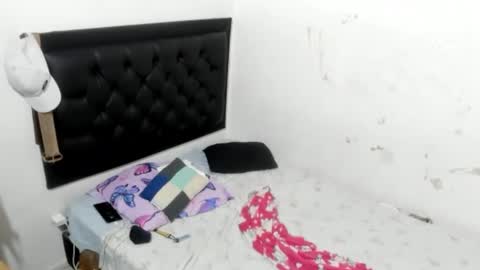 Snapshot of kevinkewma chatting on 8, 10, 2025 kevinkewma online show from 8, 10, 2025