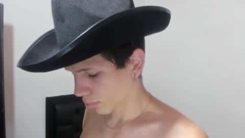 Snapshot of kevinkewma chatting on 17, 11, 2025 kevinkewma online show from 17, 11, 2025