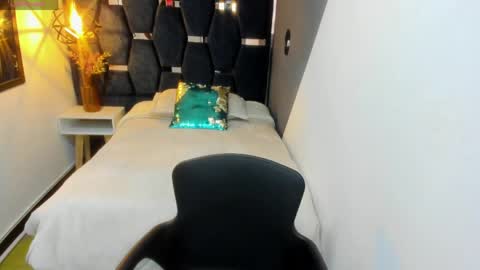 Snapshot of keyla_brunette_ chatting on 4, 4, 2026 KEYLA BRUNETTE online show from 4, 4, 2026