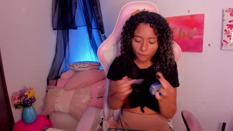 Snapshot of keyla_roberts_ chatting on 31, 12, 2024 Adhara.   Help me reach 100 likes online show from 31, 12, 2024