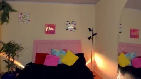 Snapshot of keyla_roberts_ chatting on 5, 1, 2025 Adhara.   Help me reach 100 likes online show from 5, 1, 2025