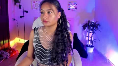 Snapshot of keyla_roberts_ chatting on 31, 1, 2025 Adhara.   Help me reach 100 likes online show from 31, 1, 2025